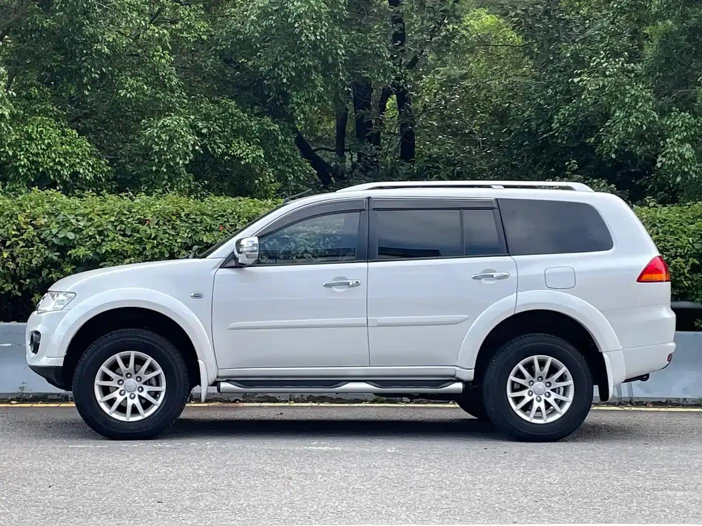 2013 Pajero Sport 3.0L Automatic 4WD Flagship Edition — миниатюра 4