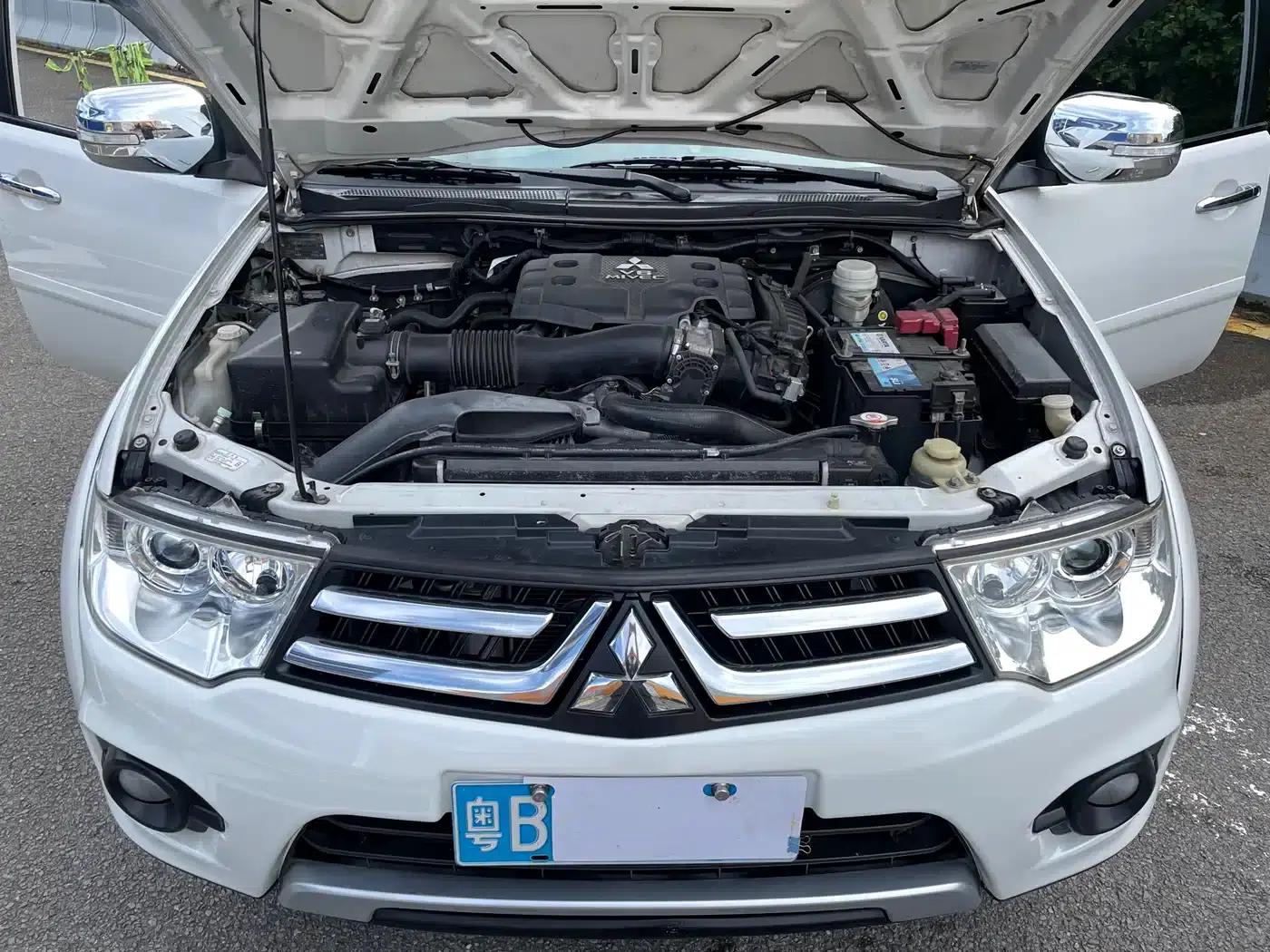 2013 Pajero Sport 3.0L Automatic 4WD Flagship Edition — миниатюра 5