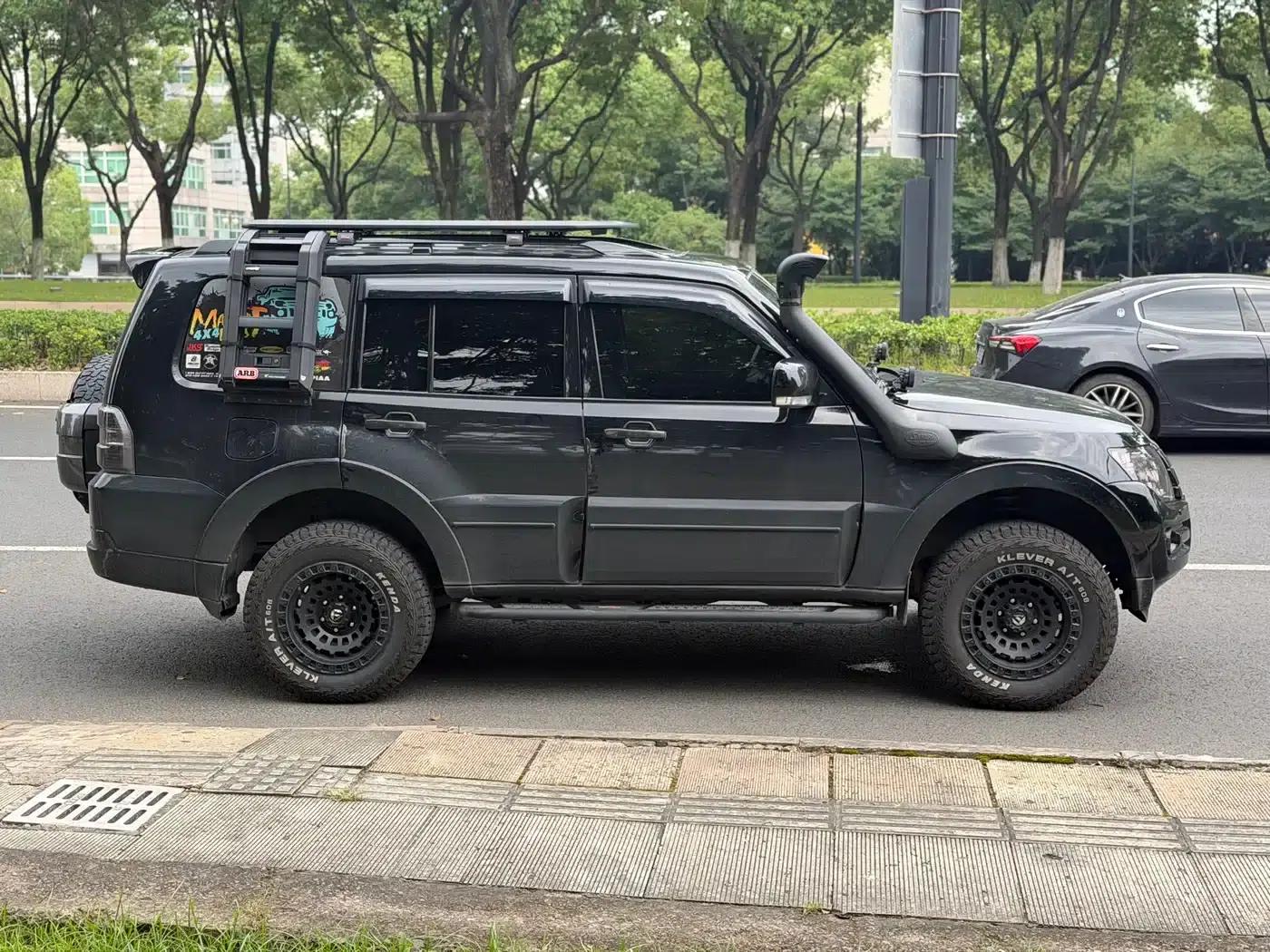 2016 Pajero Imported 3.0L Automatic Luxury Edition (National V Emission Standard) — миниатюра 4