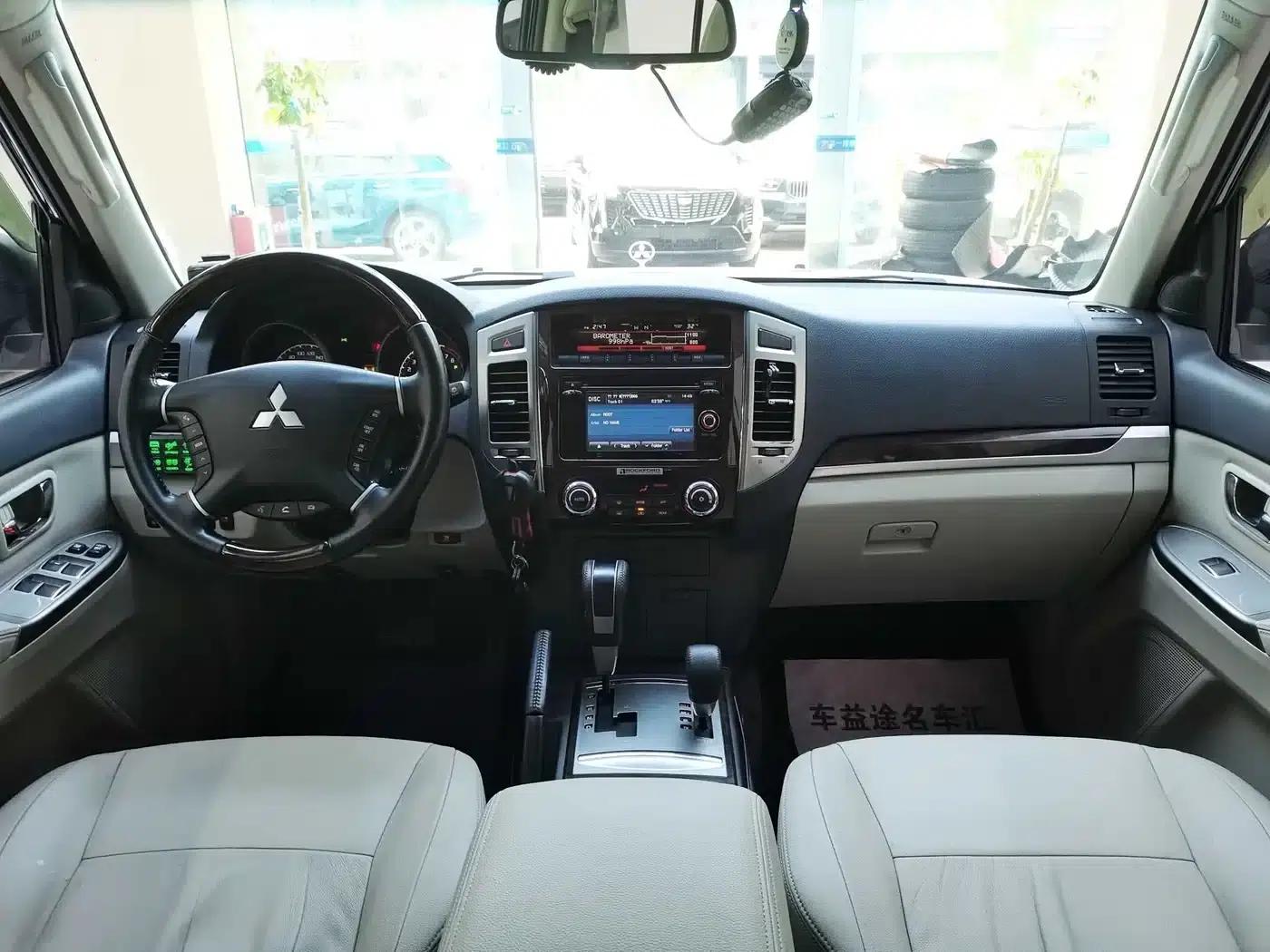 2019 Pajero V97 (Imported) 3.8L Middle East Version — миниатюра 14