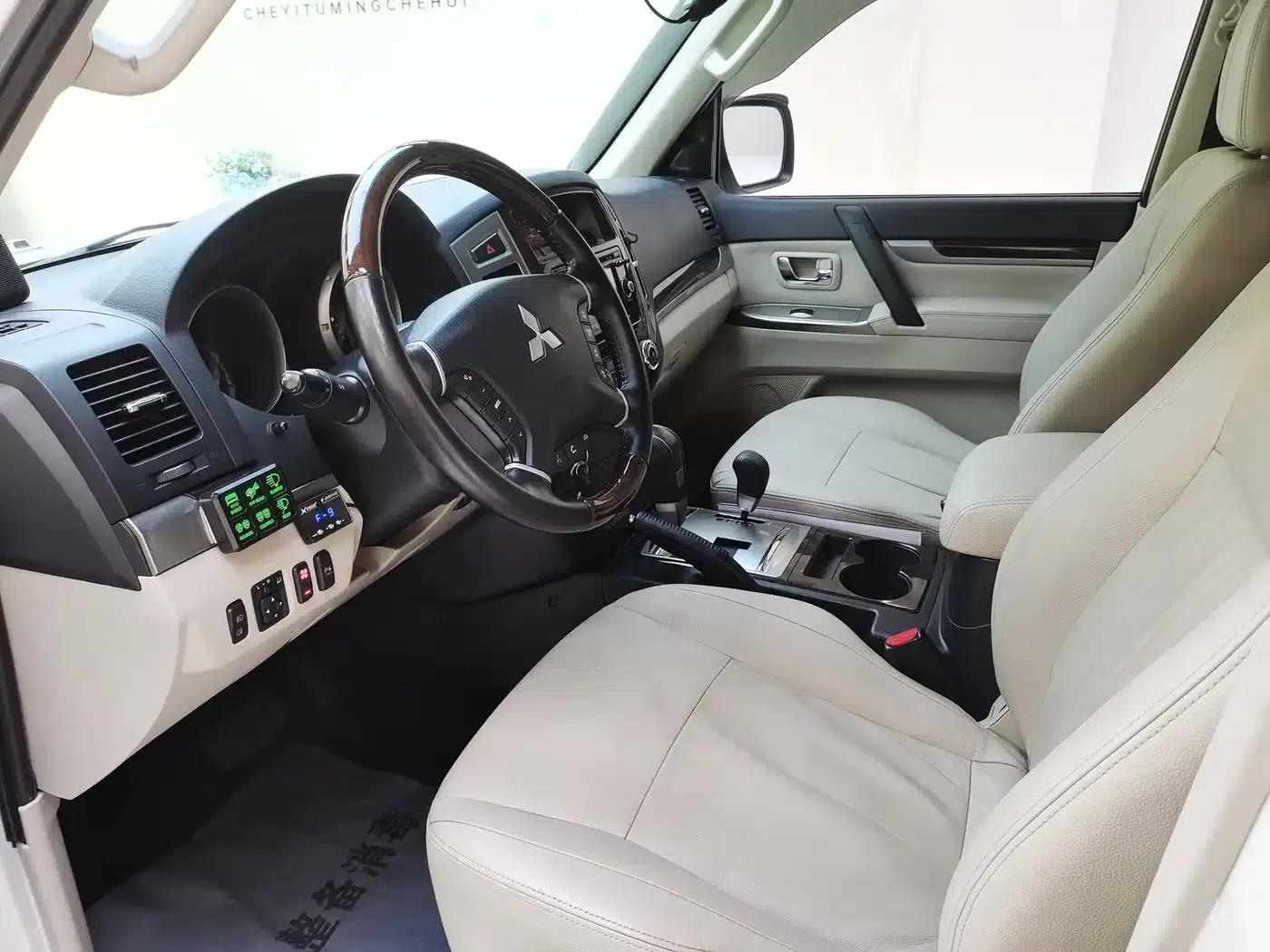 2019 Pajero V97 (Imported) 3.8L Middle East Version — миниатюра 8
