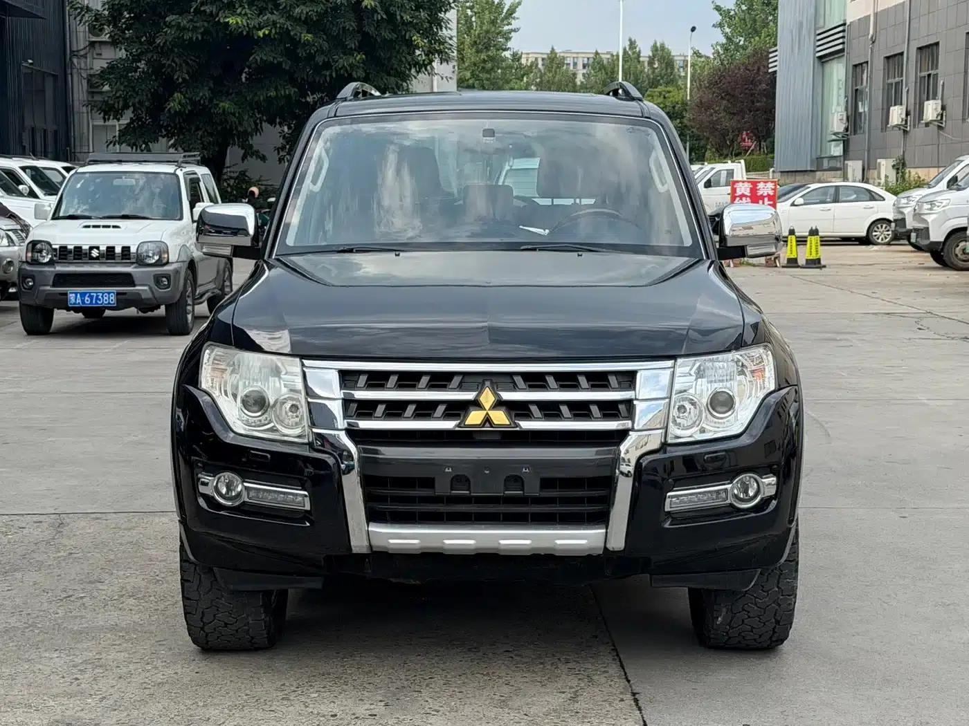 2018 Pajero Imported 3.0L Automatic Luxury Edition — миниатюра 2