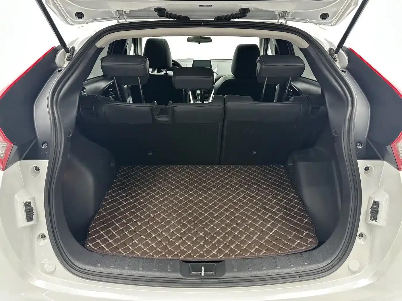 Eclipse Cross 2021 1.5T CVT 4WD Passion Edition — миниатюра 18