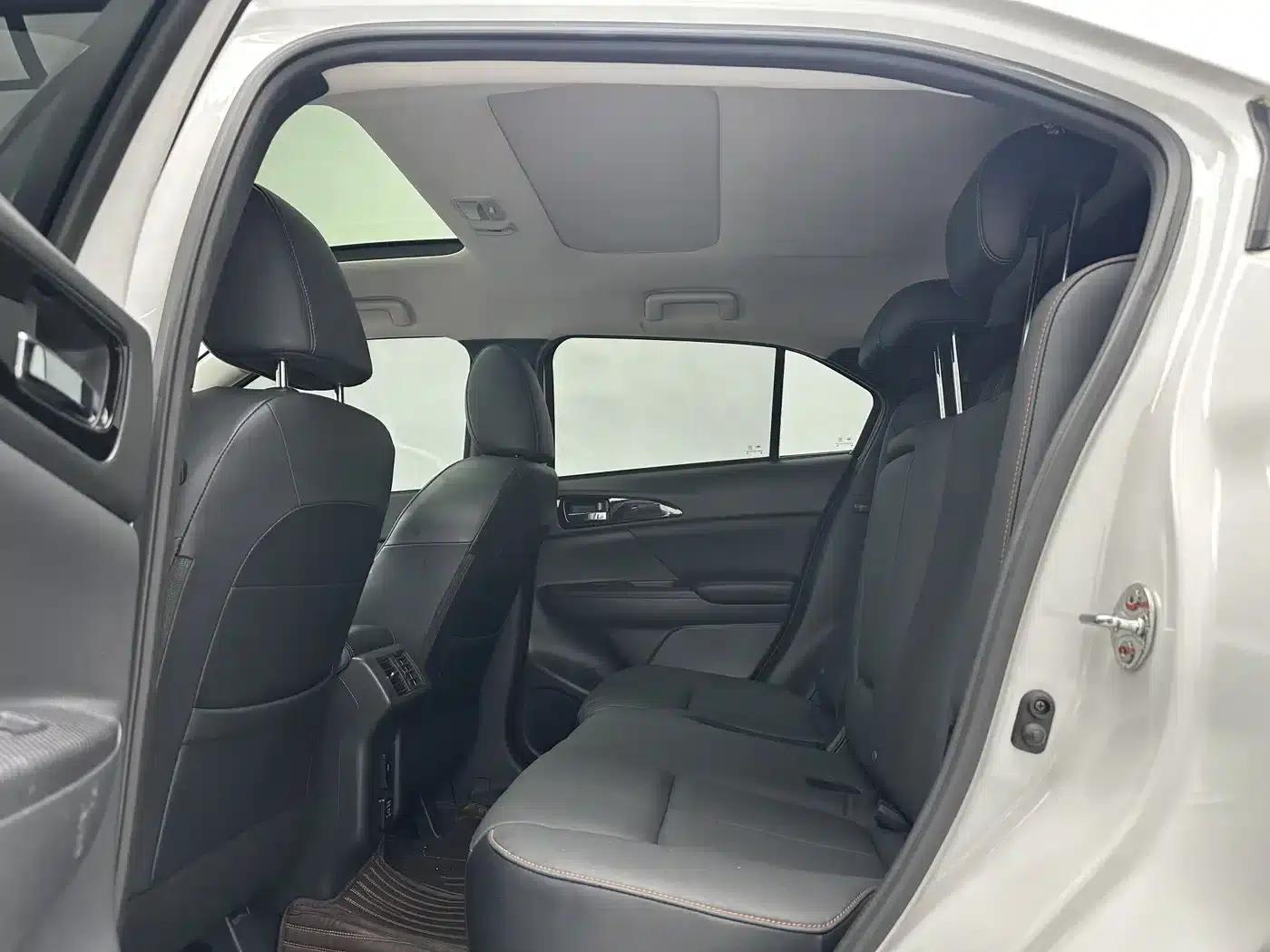 Eclipse Cross 2021 1.5T CVT 4WD Passion Edition — миниатюра 6