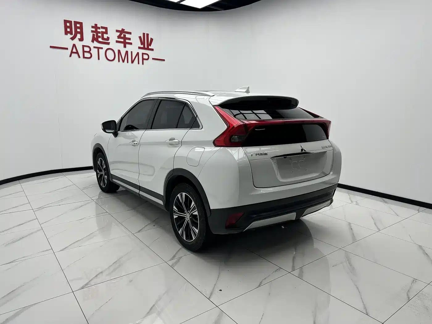 Eclipse Cross 2021 1.5T CVT 4WD Passion Edition — миниатюра 8