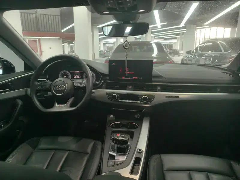 Audi A5 2021 Sportback 40 TFSI Fashionable Elegant Model — миниатюра 9