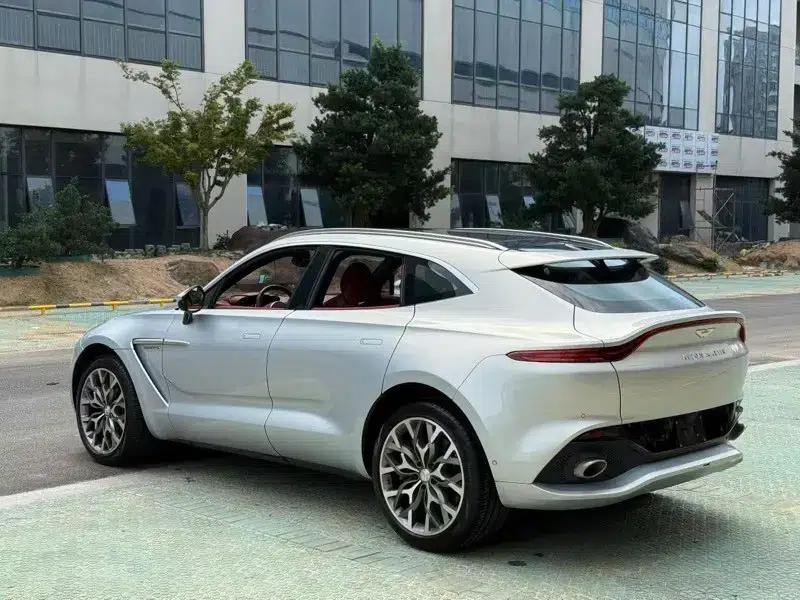 Aston Martin DBX 2023 3.0T STRAIGHT SIX — миниатюра 4