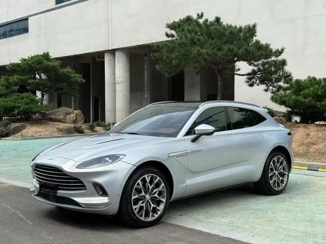 Aston Martin DBX 2023 3.0T STRAIGHT SIX