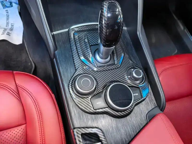 Giulia Juliet 2019 2.0T 280HP Luxury Edition — миниатюра 11