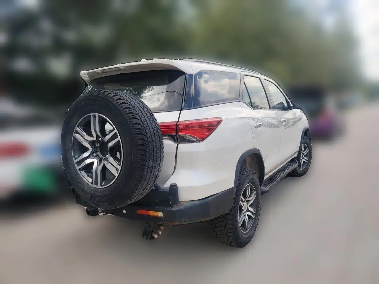 Toyota Fortuner 2016 2.7L Middle East Version — миниатюра 6