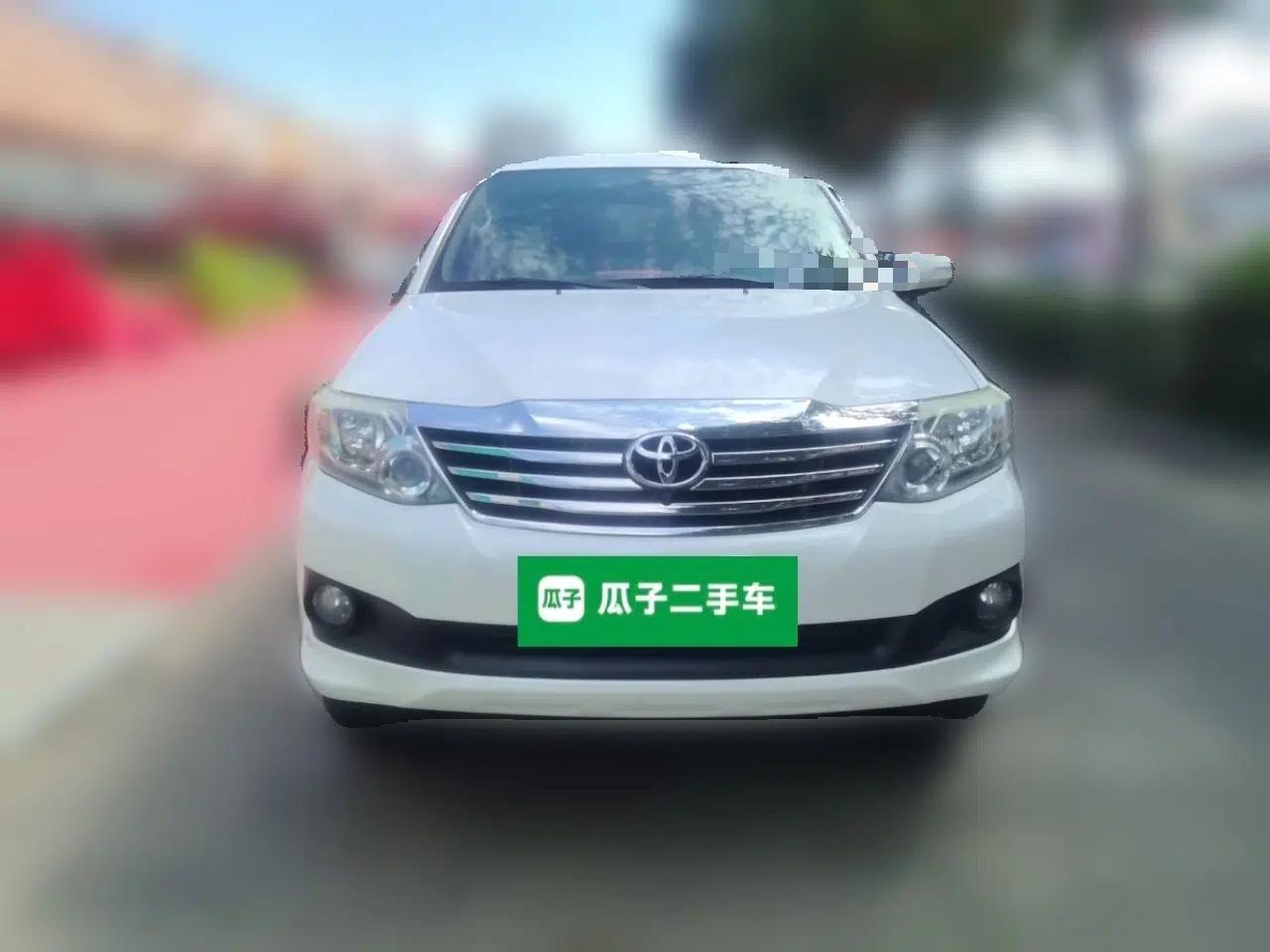 Toyota Fortuner Runner 2.7 Automatic 7-Seater (Parallel Import) — миниатюра 2