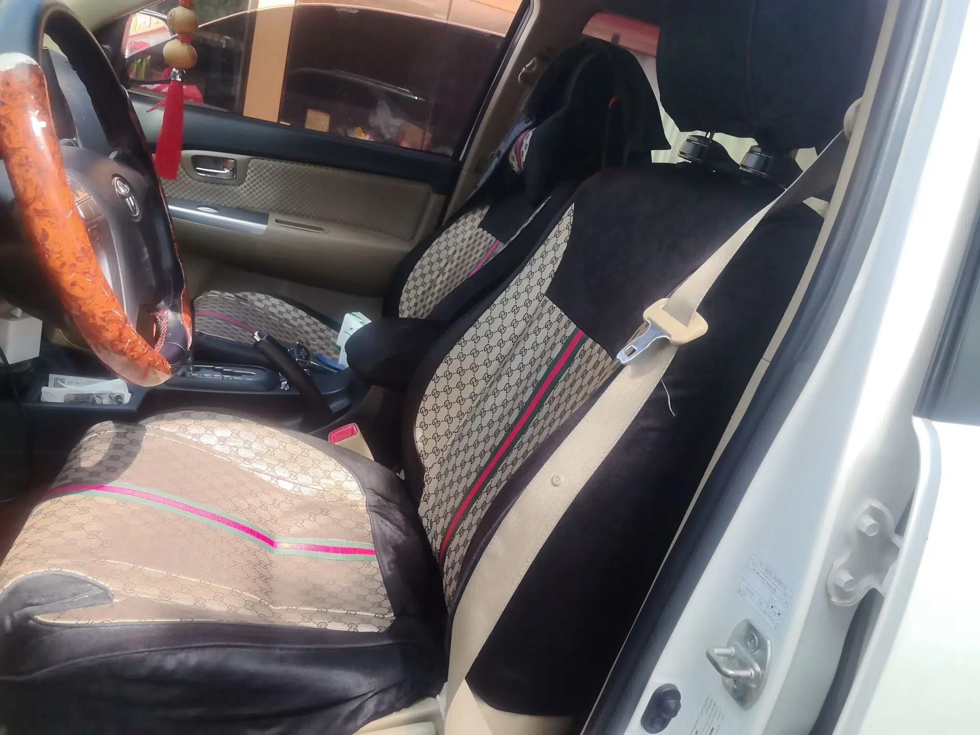 Toyota Fortuner Runner 2.7 Automatic 7-Seater (Parallel Import) — миниатюра 15