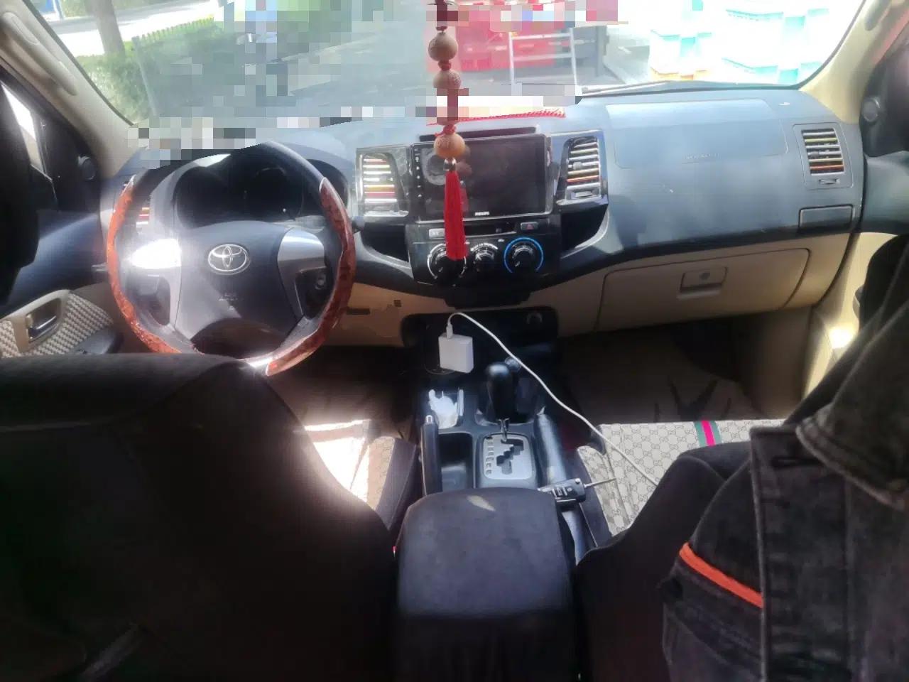 Toyota Fortuner Runner 2.7 Automatic 7-Seater (Parallel Import) — миниатюра 9