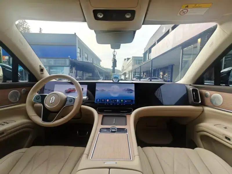 Wenjie M9 2024 Ultra Range Extended 6-Seater — миниатюра 12