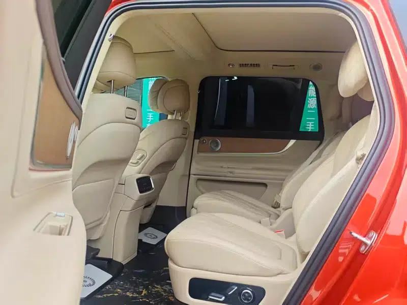 Wenjie M9 2024 Ultra Range Extended 6-Seater — миниатюра 19