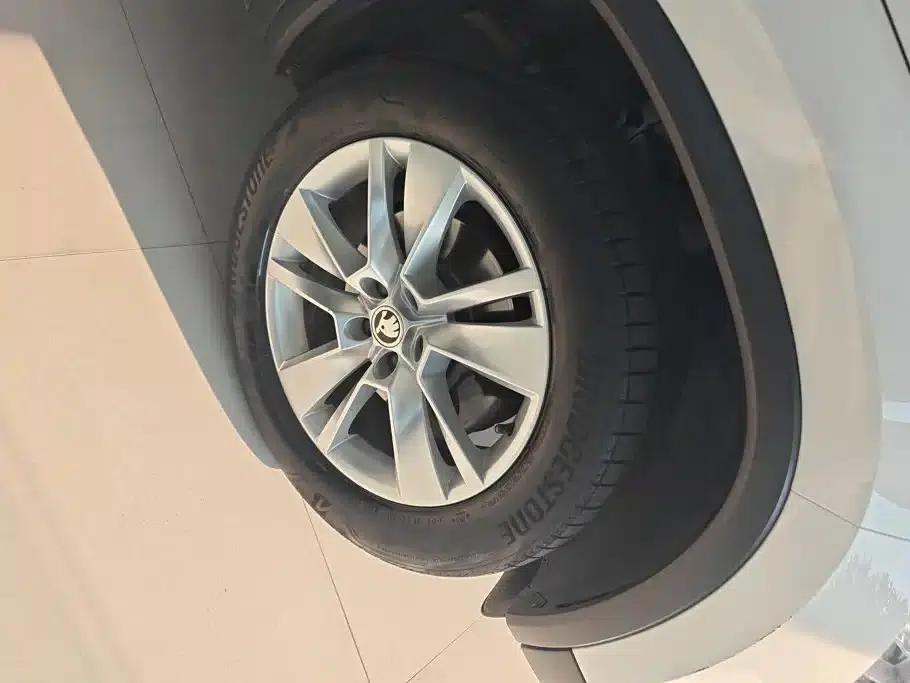 2018 Kodiaq Facelift TSI330 5-seater 2WD Luxury Edition — миниатюра 6