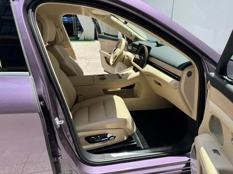 Wenjie M5 2025 Extended Range Ultra 4WD Version — миниатюра 17