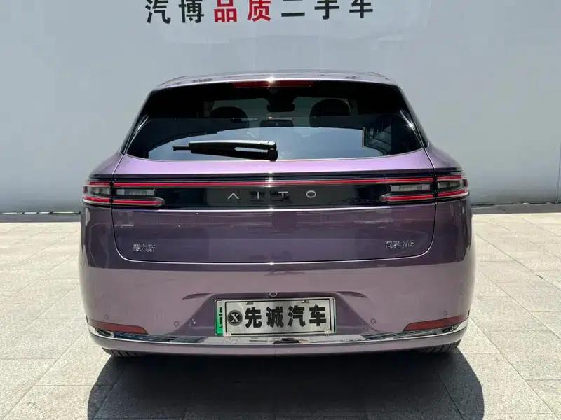 Wenjie M5 2025 Extended Range Ultra 4WD Version — миниатюра 6