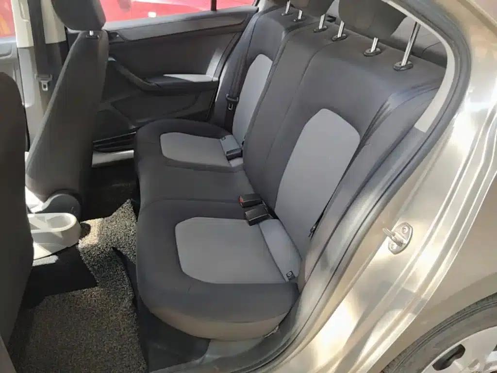 Rapid 2015 1.6L Manual Comfortline — миниатюра 17