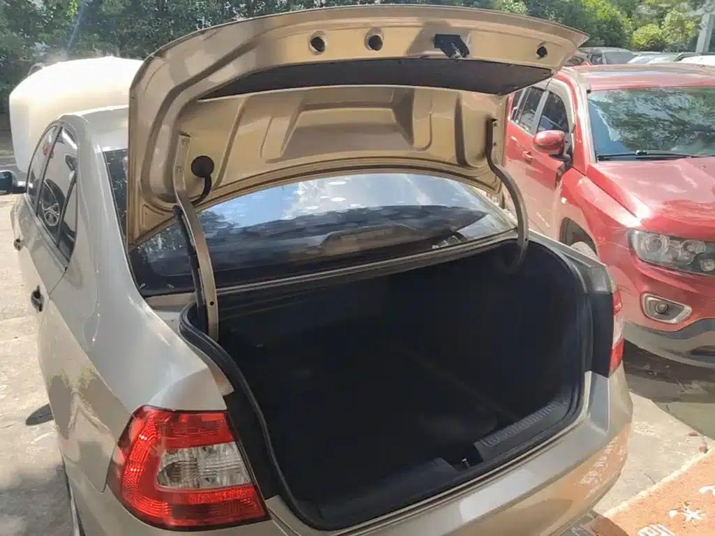 Rapid 2015 1.6L Manual Comfortline — миниатюра 19
