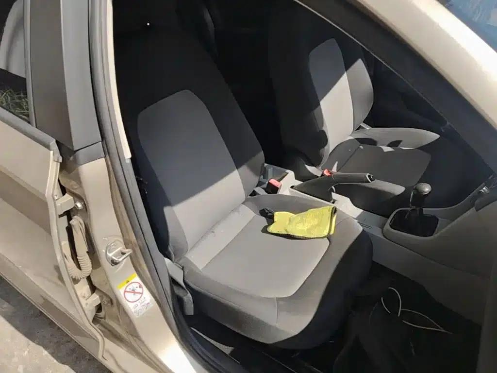 Rapid 2015 1.6L Manual Comfortline — миниатюра 25