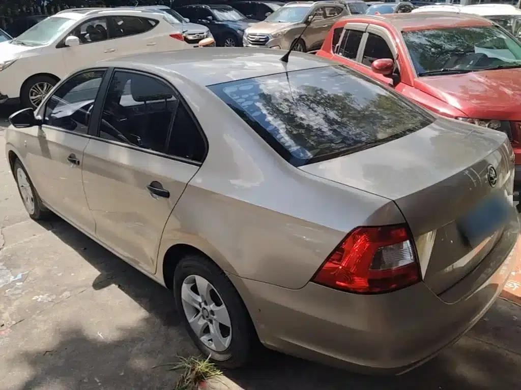 Rapid 2015 1.6L Manual Comfortline — миниатюра 5