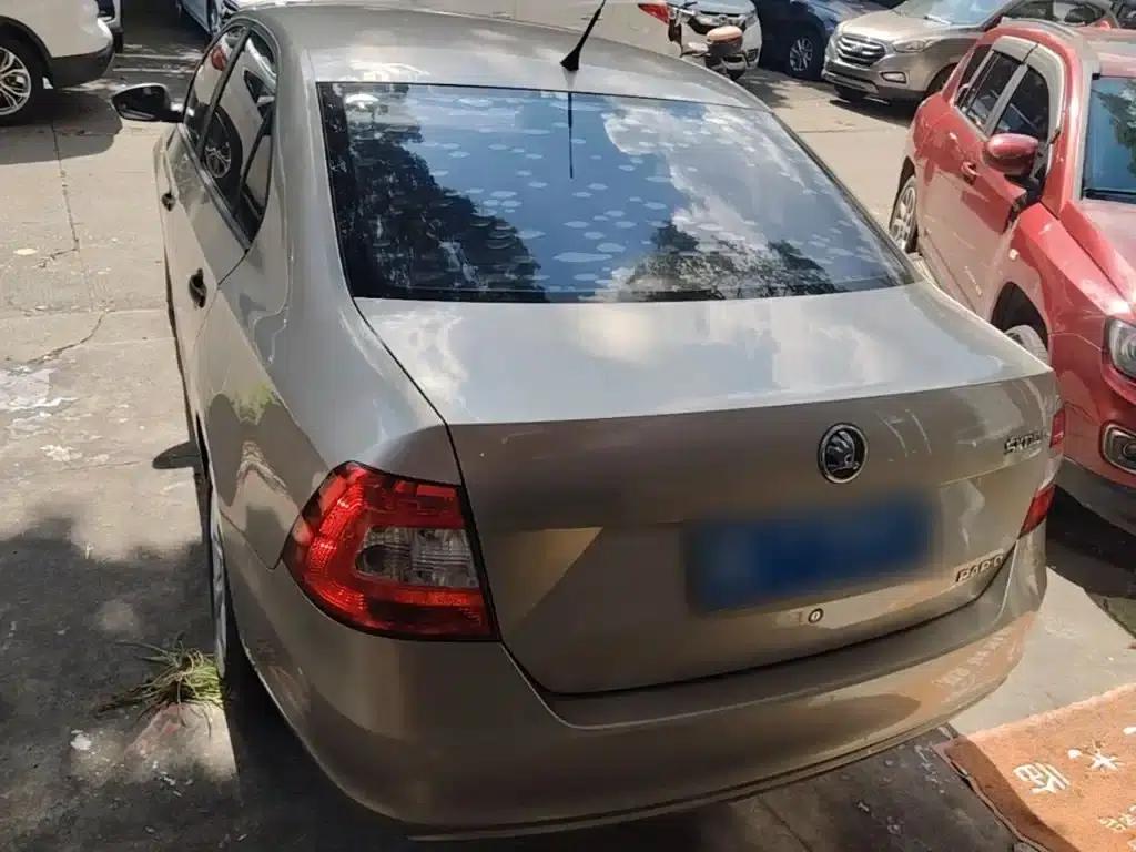 Rapid 2015 1.6L Manual Comfortline — миниатюра 6