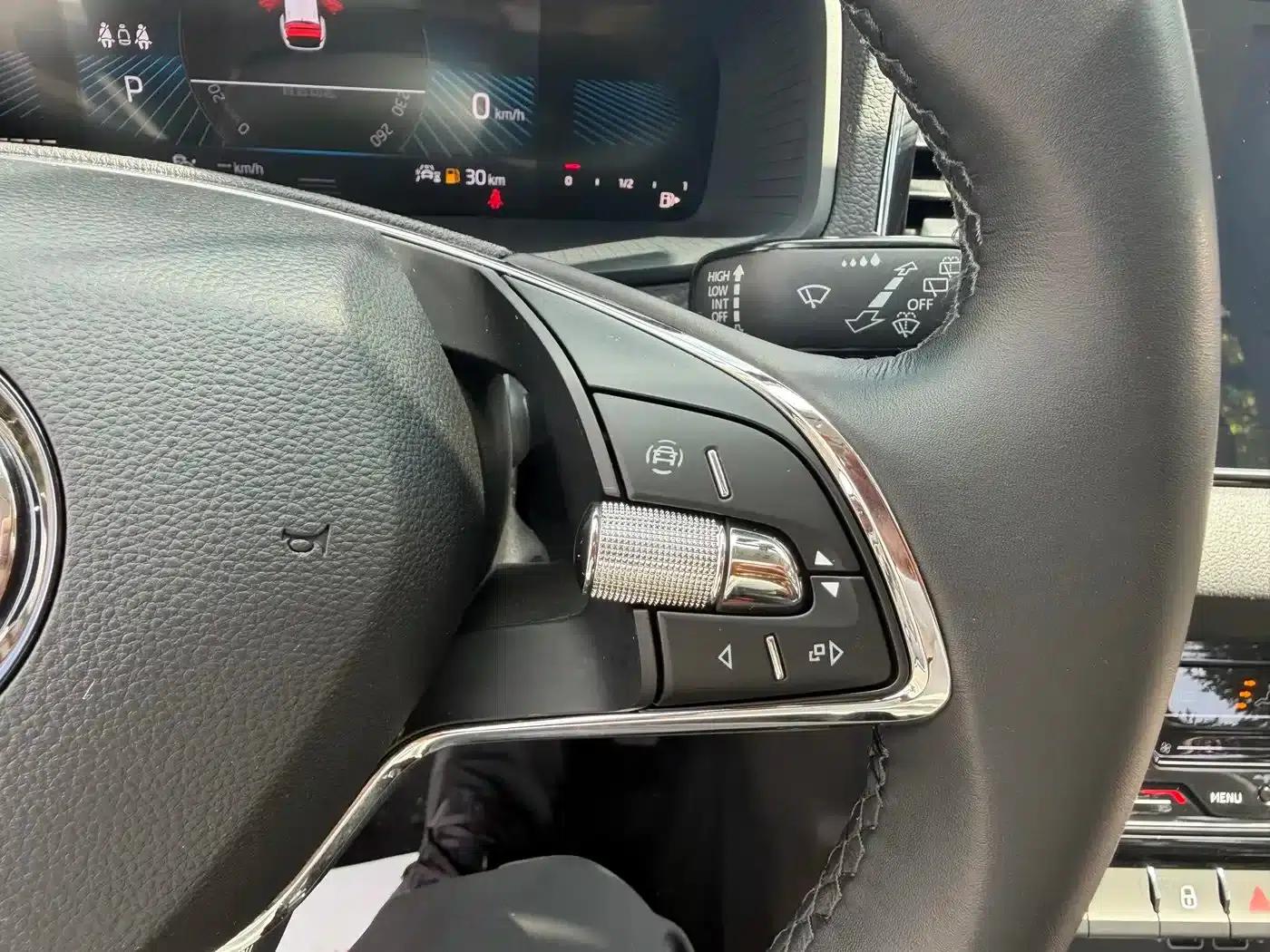 Karoq 2022 TSI280 Luxury Edition — миниатюра 15