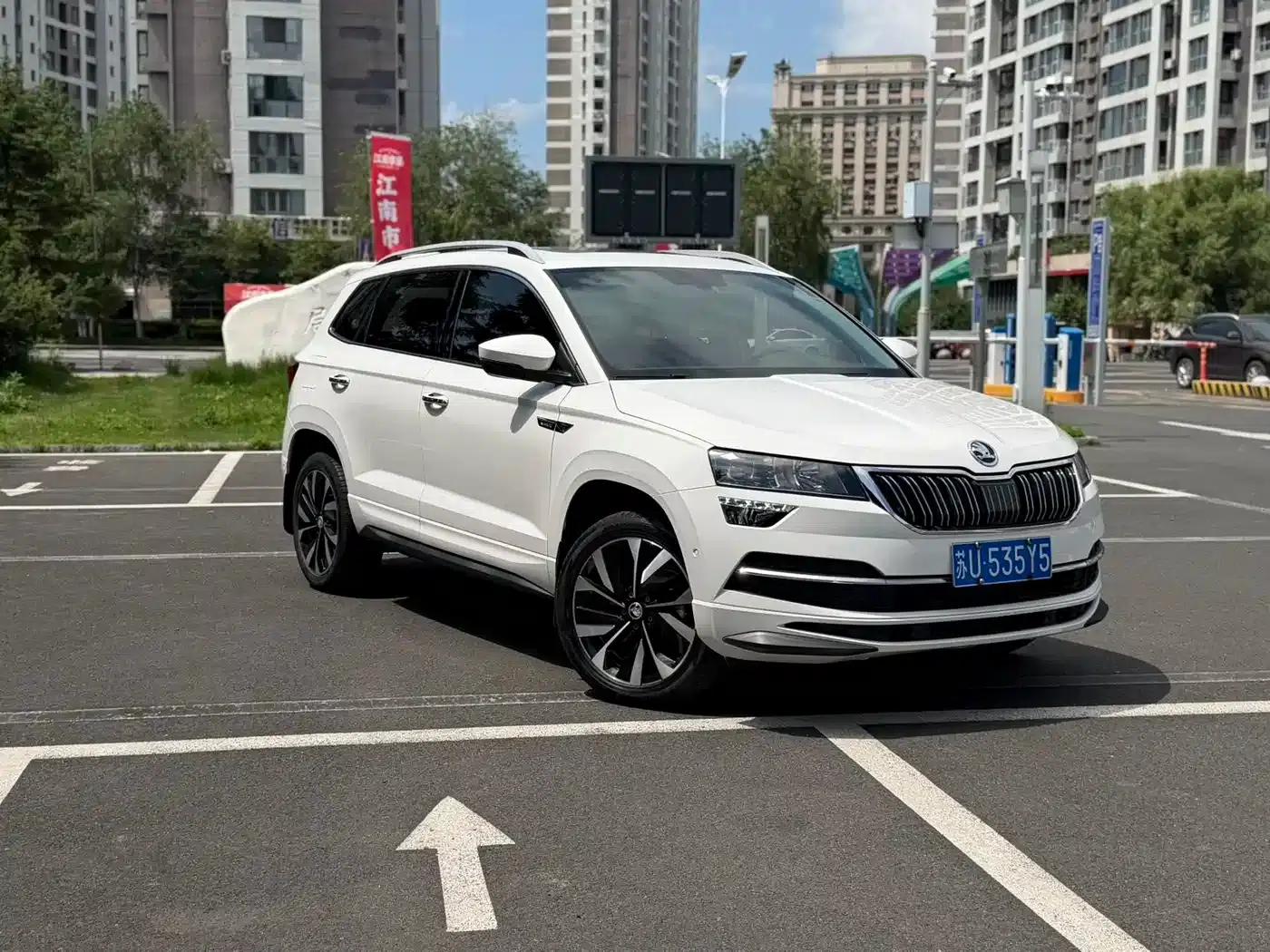 Karoq 2022 TSI280 Luxury Edition — миниатюра 3