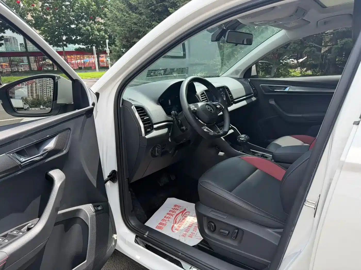 Karoq 2022 TSI280 Luxury Edition — миниатюра 7