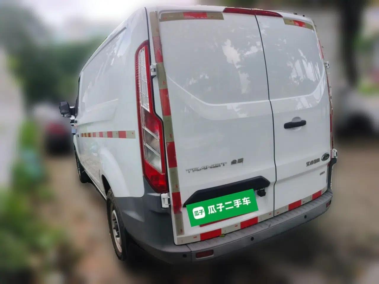 Ford Transit 2017 2.0T Diesel Van Short Wheelbase Low Roof China IV Standard — миниатюра 4