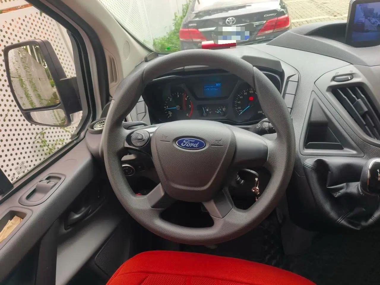 Ford Transit 2017 2.0T Diesel Van Short Wheelbase Low Roof China IV Standard — миниатюра 10