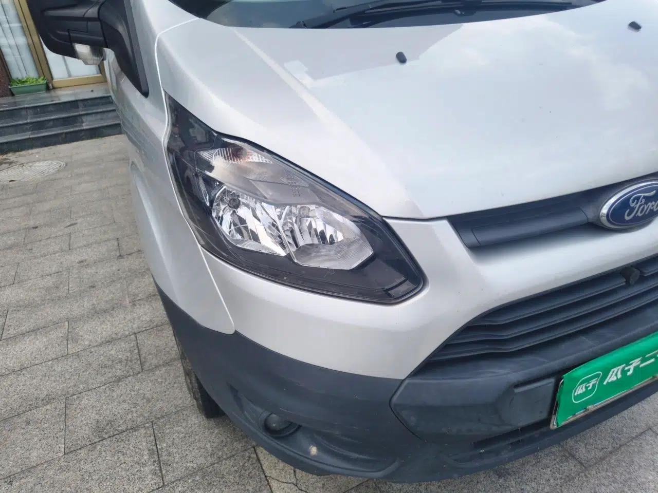 Ford Transit 2017 2.0T Diesel Multi-Function Commercial Vehicle Mid-Drive Mid-Roof China V Standard — миниатюра 7