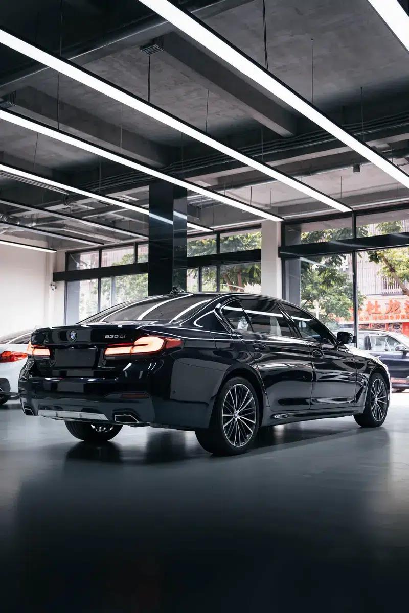 2021 BMW 5 Series Facelift 530Li Leading Edition M Sport Package — миниатюра 17