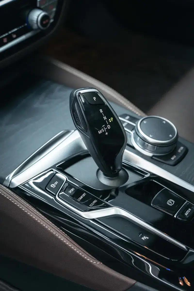 2021 BMW 5 Series Facelift 530Li Leading Edition M Sport Package — миниатюра 20