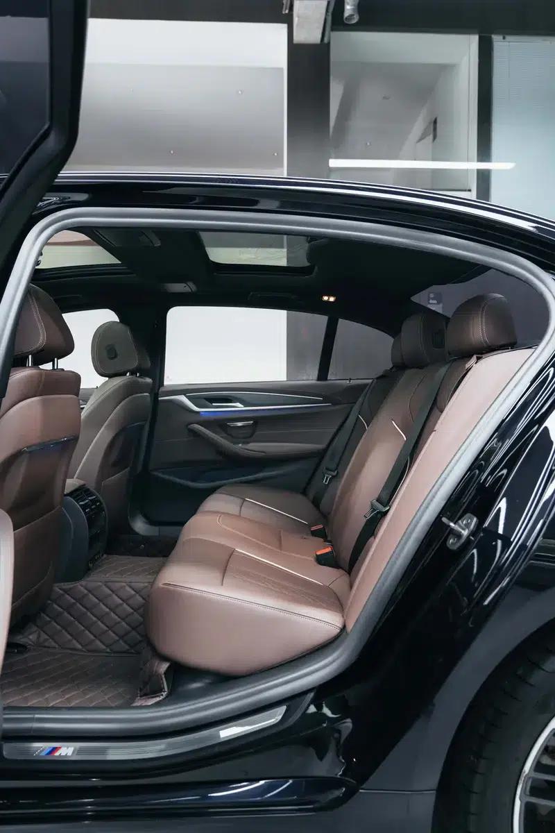 2021 BMW 5 Series Facelift 530Li Leading Edition M Sport Package — миниатюра 7