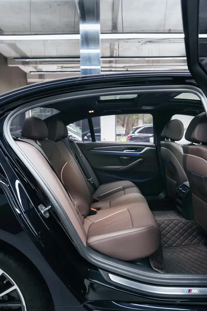 2021 BMW 5 Series Facelift 530Li Leading Edition M Sport Package — миниатюра 9