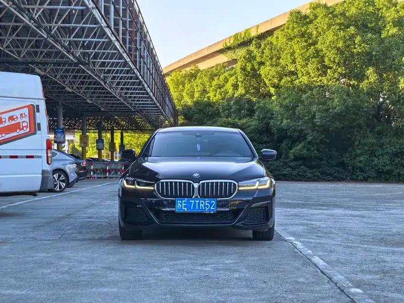 2022 BMW 5 Series Facelift 530Li Leading Edition M Sport Package — миниатюра 2