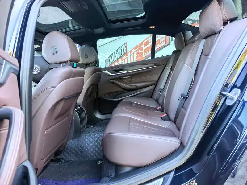 2022 BMW 5 Series Facelift 530Li Leading Edition M Sport Package — миниатюра 11