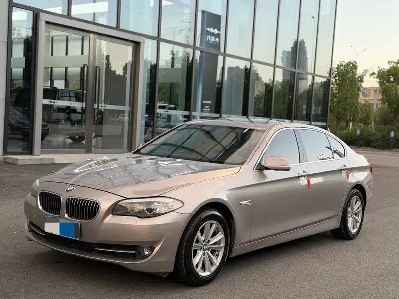 BMW 5 Series 2012 520Li Elegant Edition — миниатюра 1