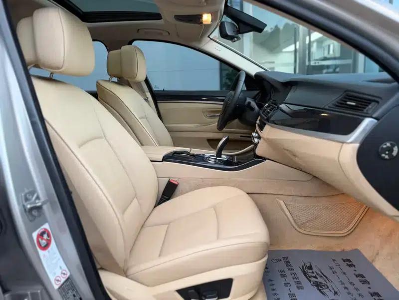 BMW 5 Series 2012 520Li Elegant Edition — миниатюра 12
