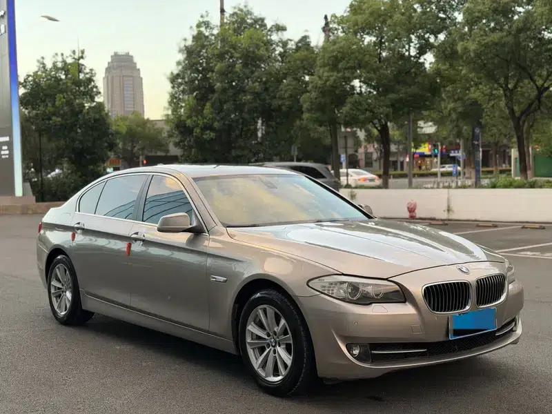 BMW 5 Series 2012 520Li Elegant Edition — миниатюра 3