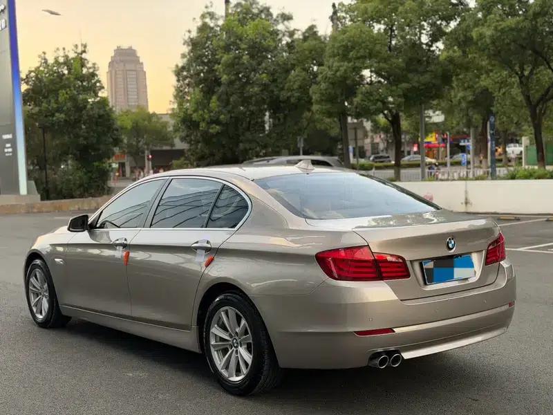 BMW 5 Series 2012 520Li Elegant Edition — миниатюра 4