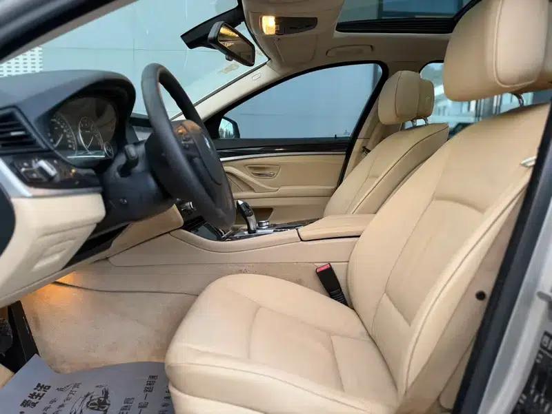 BMW 5 Series 2012 520Li Elegant Edition — миниатюра 9