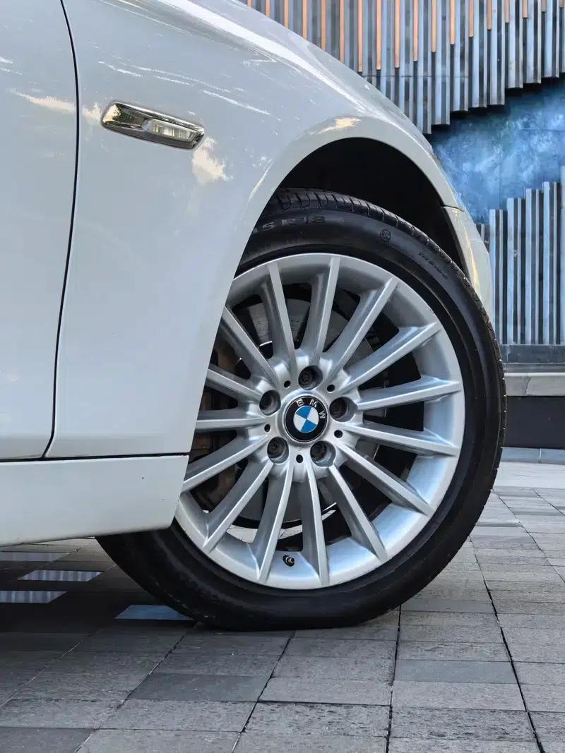 BMW 5 Series 2012 535Li Leading Edition — миниатюра 14