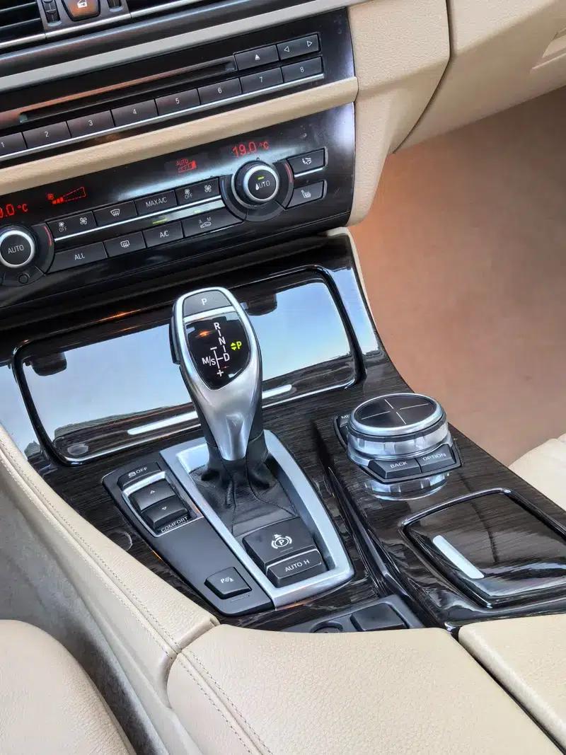 BMW 5 Series 2012 535Li Leading Edition — миниатюра 17