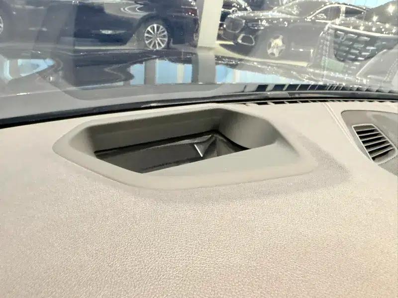 2023 BMW 5 Series 530Li Luxury M Sport Package — миниатюра 7