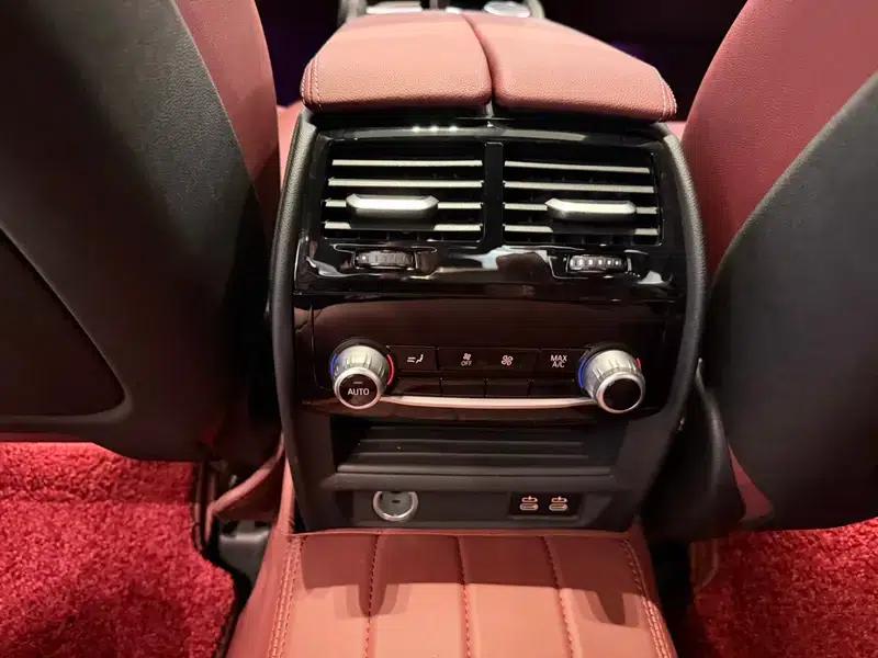 2023 BMW 5 Series 530Li Luxury M Sport Package — миниатюра 8