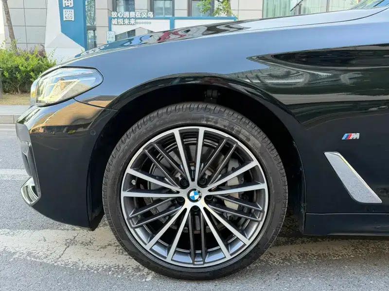 2023 BMW 5 Series Facelift 530Li Leading Edition M Sport Package — миниатюра 8