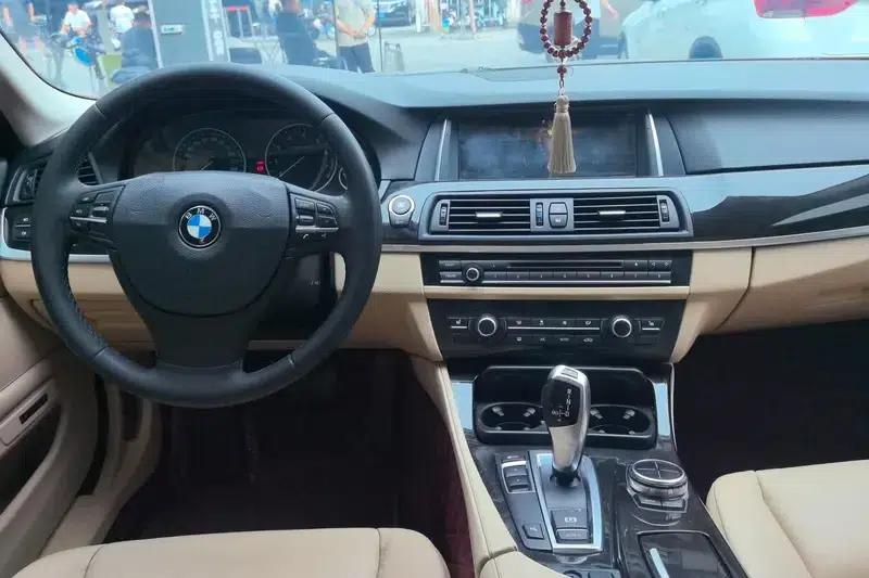2013 BMW 5 Series 525Li Excellence Edition — миниатюра 13